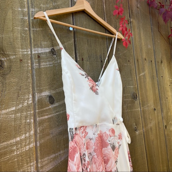 Elegant Cream and Blush Floral Wrap Maxi Dress 🌿 - Picture 5 of 12